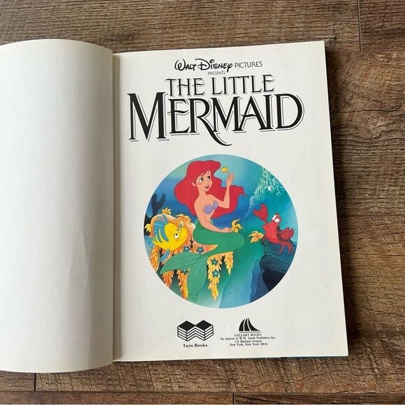 1989 Little Mermaid - Disney Book , Pre-Owned Hardcover - Picture 6 of 13